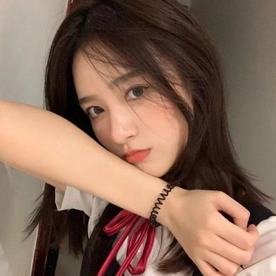 孤岛月光：她们三人的逃生游戏